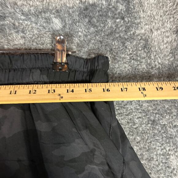 Lululemon Track That Mid-Rise Short 5" Size 12 Camo Black Athletic Yoga Gym - Picture 5 of 8